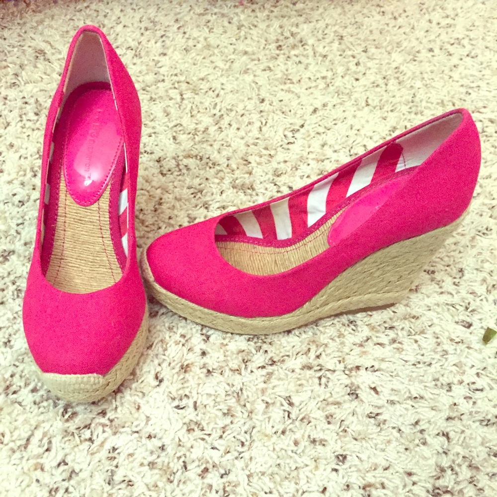 BCBG pink wedges size 7.5